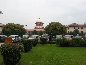 Garden_of_the_Supreme_Court_of_India_03