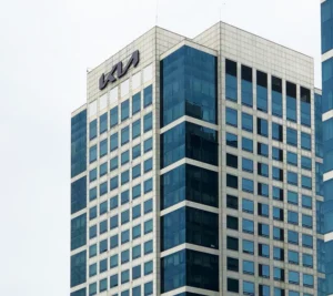 Kia_buildings_New_Logo