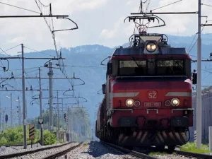 Slovenian_Railways_freight_train