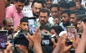 huere35g_salman-khan-ani_625x300_14_October_24