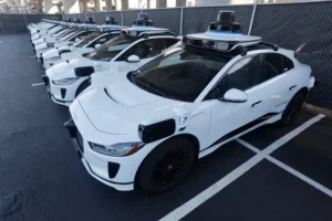 2021-12-08T130049Z_442613732_RC2BDQ9E3BD4_RTRMADP_3_WAYMO-SANFRANCISCO-1024x683