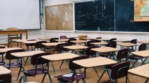 classroom-g8e9313340_1920_1-sixteen_nine