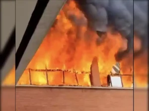 fire-breaks-out-at-sri-guru-gobind-singh-college-of-commerce-in-delhi-brought-under-control (1)