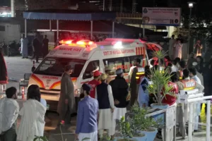 rescue-worker-unload-earthquake-victims-from-an-ambulance-at-a-hospital-in-saidu-sharif-a-town-pakistan-s-swat-valley