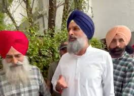 Bikram Majithia addressing the media during drug case controversy
