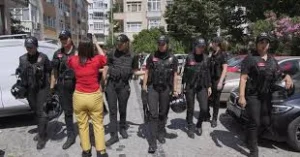 Istanbul Pride March crackdown as Turkish police block LGBTQ+ protesters