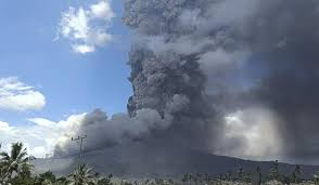 Mount Lewotobi Laki Laki eruption ash cloud 2025