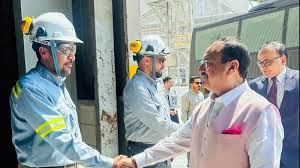 Indian farmers using DAP fertilizer in wheat field after Saudi Arabia import deal