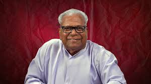 VS Achuthanandan addressing crowd before 2006 Kerala elections