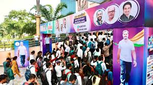 Students preparing for government exams amid Bihar job promises 2025